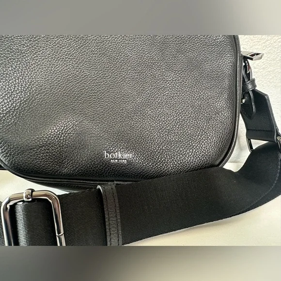 Like new! Botkier Chelsea Camera Bag Black Leather